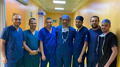 فريق طبي بجامعة أسيوط ينجح في إجراء جراحة لاستئصال ورم بالكلى لمريضة 