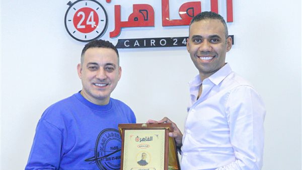 الكاتب الصحفي محمود