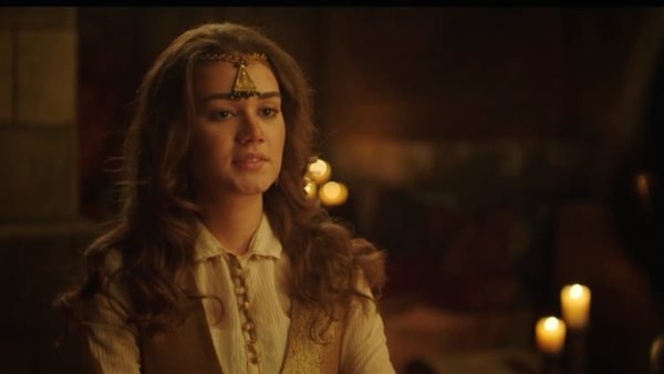 الفنانة بسنت أبو