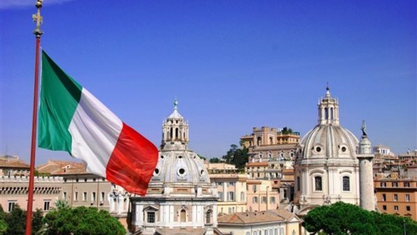 إيطاليا 