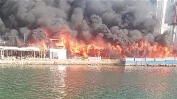 حريق يلتهم عددا من