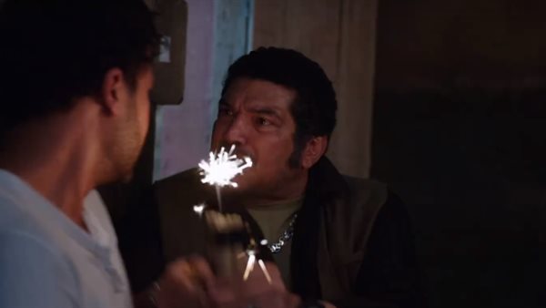 اللعب مع العيال