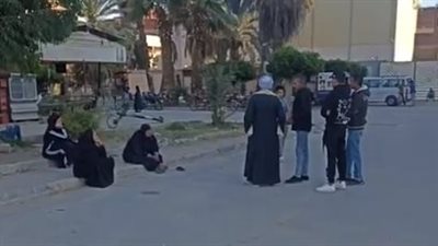 من أمام المشرحة.. أسرة ضحايا الغرق ببني سويف ينتظرون انتشال الجثمان الأخير | بث مباشر