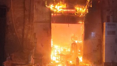 السيطرة على حريق مخزن كاوتش مستعمل بشبرا الخيمة