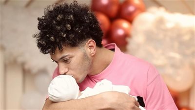 كتاليا.. إمام عاشور يستقبل مولودته الأولى