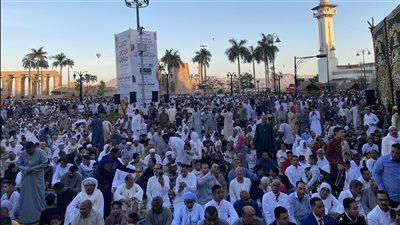 الآلاف من أهالي الأقصر يؤدون صلاة العيد بساحة أبو الحجاج | صور 