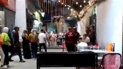 زحام كبير على محلات الكشري بعد انتهاء شهر رمضان وبدء عيد الفطر| بث مباشر 