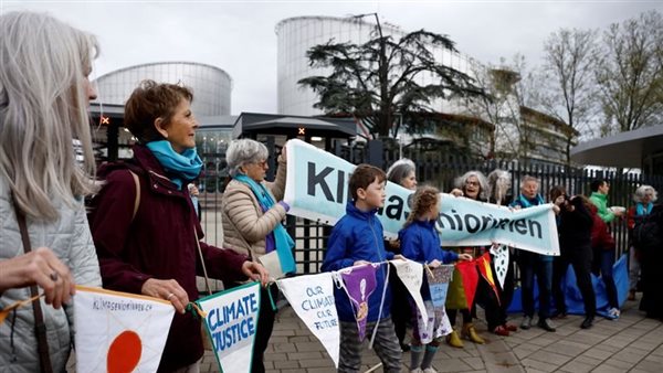 نساء سويسريات