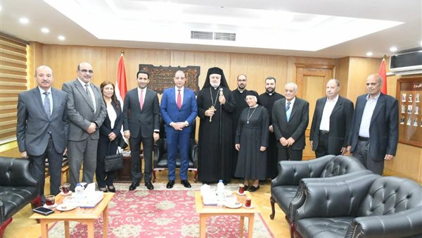 محافظ الفيوم يستقبل