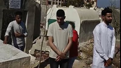 بيزوروا قبره.. فرقة قصر ثقافة أبو المطامير تحيي ذكرى وفاة الفنان الراحل محمود الجندي | بث مباشر 