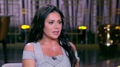 رانيا يوسف: مليش حكم على بنتي بعد سن الـ 21.. ومتفقين مفيش جواز قبل الـ 30 سنة 