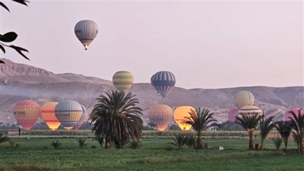 البالون الطائر بالأقصر