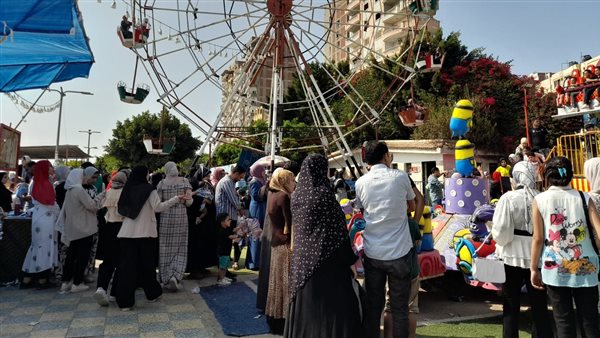 إقبال المواطنين على