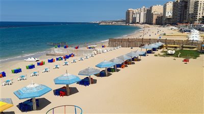 بنسب إشغال بين 20 لـ30%.. رفع الرايات الخضراء على شواطئ شرق الإسكندرية والصفراء غربًا