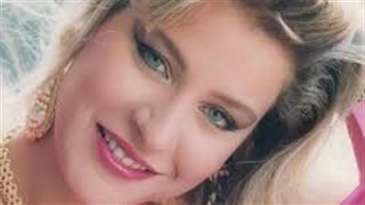 عرفت بالجمال الأجنبي.. 20 صورة في حياة شيرين سيف النصر