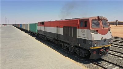 تقرير حكومي يكشف إسهامات ميناء أكتوبر الجاف في تسهيل حركة التجارة البحرية عبر خطوط السكك الحديدية