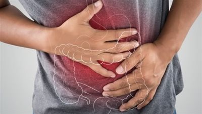 مخاطر تناول الطعام ليلًا على صحة الجهاز الهضمي .. تعرف على التفاصيل