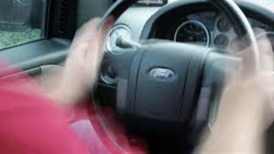 أسباب اهتزاز السيارة عند القيادة بسرعة عالية