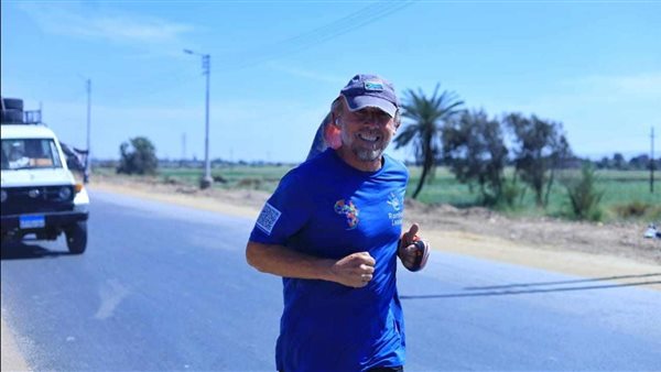 مغامر يصل الأقصر