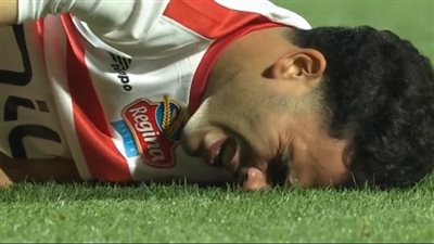 إصابة زيزو في كاحل القدم تمنعه من استكمال مباراة الأهلي والزمالك 