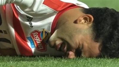 زيزو يغادر مباراة الأهلي والزمالك بعد تعرضه لإصابة قوية | بث مباشر 