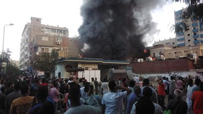حريق هائل في معرض فيله بأسوان| صور