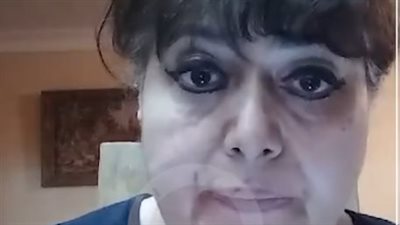 الراقصة هندية تستغيث من مالك عقار بمحلها: بالله عليكم ساعدوني أنا مليش حد ولا عندي ولاد |خاص