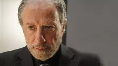 تفاصيل اللحظات الأخيرة في حياة فؤاد شرف الدين.. خضع لعملية في الرأس وفقد الكثير من الدماء