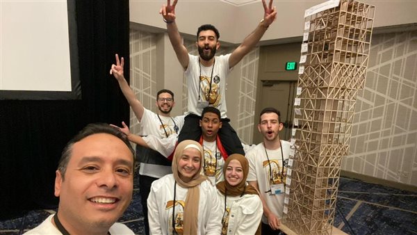 طلاب هندسة المطرية