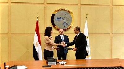 وزير النقل يشهد توقيع مذكرة تفاهم بشأن تسليم ميناء برنيس البحري لإحدى الشركات الكويتية