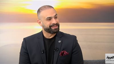 سرقة الأصوات.. مستشار التحول الرقمي بالشرق الأوسط يكشف خطورة استغلال تقنيات الذكاء الاصطناعي 