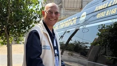 عايز أموت هنا.. طبيب مصري يتطوع لعلاج الجرحى في غزة