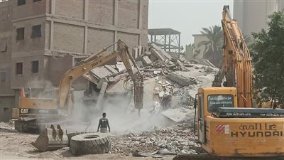 بدء تنفيذ قرارات الهدم بمنطقة كفر العلو في حلوان لتنفيذ مشروع القطار الكهربائي السريع 