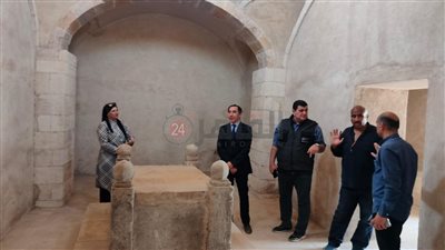 لجنة من الآثار تعاين شواهد القبور بمزارات الصحابة في منطقة الإمام الشافعي