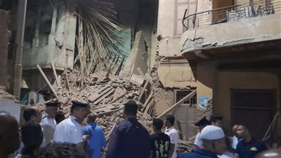 دون إصابات.. فرض كردون عقب انهيار منزل من طابقين في قنا | صور
