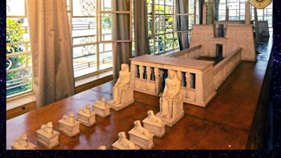 متحف ركن فاروق يعرض قطعة نادرة من الخشب عليها خرطوش فرعوني