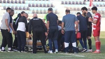 سقوط لؤي وائل لاعب المقاولون خلال مباراة بلدية المحلة ونقله إلى المستشفى | بث مباشر