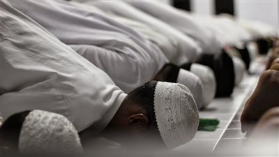  الاعتماد على الساعات الذكية والتطبيقات الإلكترونية في تحديد أوقات الصلوات.. اعرف رأي الشرع