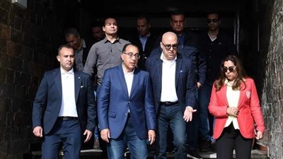 رئيس الوزراء يتفقد أعمال تطوير منطقة اللسان والممشى السياحي بمدينة رأس البر