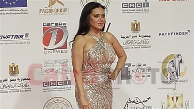 إطلالة مثيرة لـ رانيا يوسف وتألق جوهرة.. توافد النجوم على مهرجان أسوان الدولي لأفلام المرأة | بث مباشر