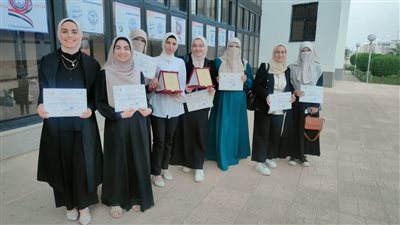 طالبات تمريض الأزهر يحصلن على المركز الأول في الإنشاد الديني خلال مشاركتهن في المؤتمر الطلابي