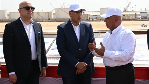 رئيس الوزراء ووزيرى