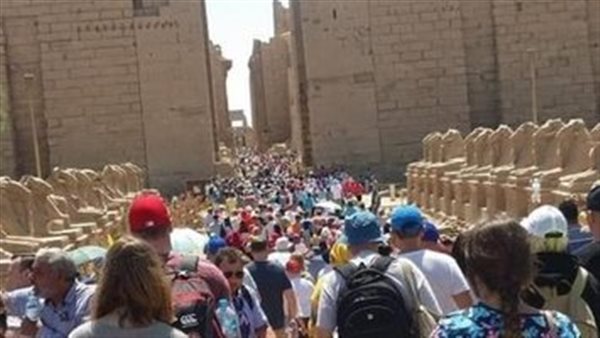 5000 سائح بمعابد