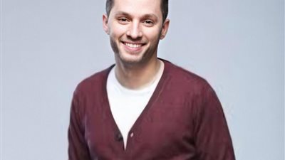 “محمد سليمان عبد الملك”: يكشف تطورات مسلسل “خيط حرير” لمي عز الدين