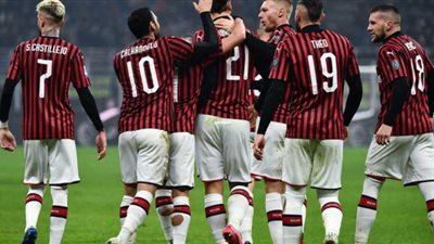 إبراهيموفيتش يقود تشكيل ميلان الرسمي ضد لاتسيو بالدوري الإيطالي