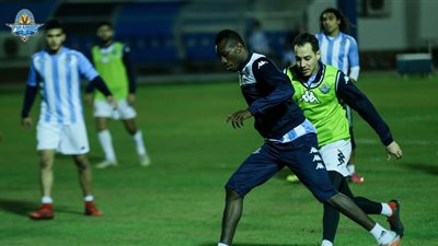 وكيل تراوري يوضح حقيقة مفاوضات الأهلي.. ويؤكد: اللاعب وقع للأحمر مرتين