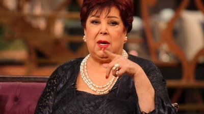 نجوم الفن ينعون الفنانة رجاء الجداوي: “الأنيقة الطيبة” (صور)