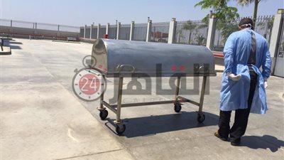 شاهد.. لحظة أداء صلاة الجنازة على رجاء الجداوي بمستشفى أبو خليفة (صور)