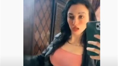 حجز أسرة منار سامي فتاة تيك توك 24 ساعة لوصول التحريات في واقعة التعدي على السلطات