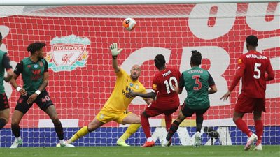 كورتيس جونز يحرز الهدف الثاني لفريق ليفربول في شباك أستون فيلا